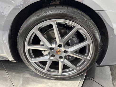 Certified 2025 Porsche Panamera 4 image 13