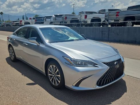 Used 2024 Lexus ES 350 w/ Accessory Package (Z1) FWD image 3