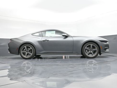 Used 2025 Ford Mustang Coupe image 17