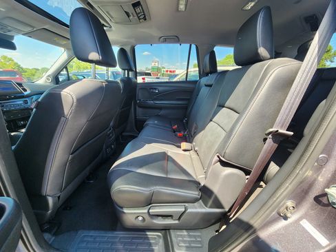 Used 2016 Honda Pilot Touring image 17
