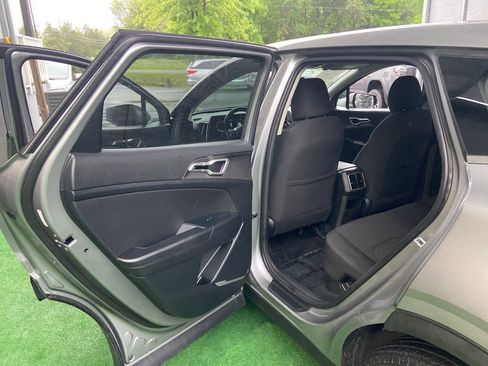 Used 2023 Kia Sportage LX AWD/4WD image 36