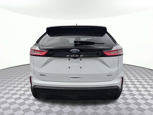 Used 2024 Ford Edge SEL w/ Sport Appearance Package image 4