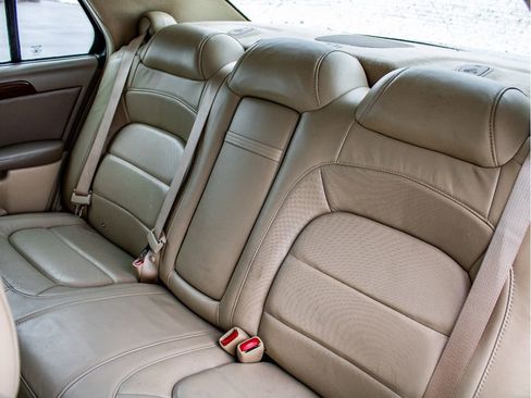 Used 2005 Cadillac De Ville w/ Equipment Group image 20