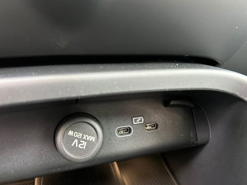 New 2026 Volvo XC40 B5 Core w/ Protection Package Premier image 19