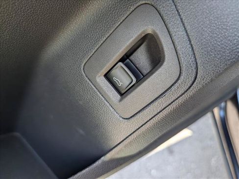 Used 2023 Volkswagen Atlas SE FWD image 32