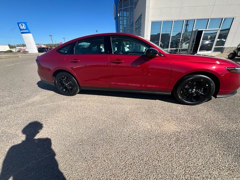 New 2025 Honda Accord SE image 9