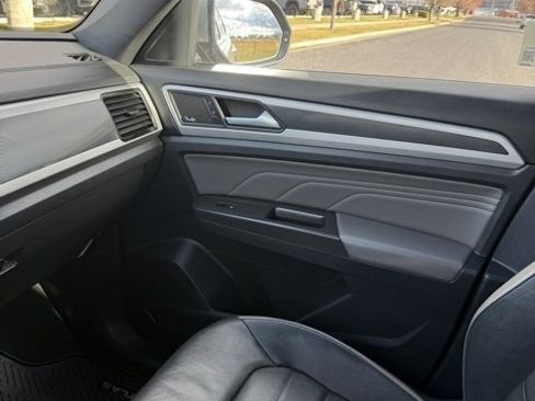 Used 2023 Volkswagen Atlas Cross Sport SEL Premium R-Line image 32
