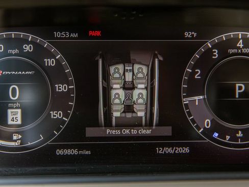 Used 2018 Land Rover Range Rover Velar R-Dynamic SE AWD/4WD image 18