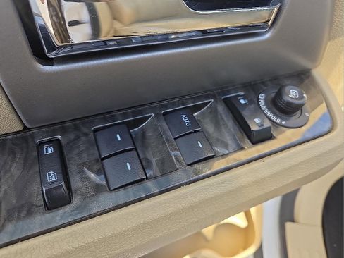 Used 2016 Ford Expedition Limited w/ Equipment Group 301A image 16