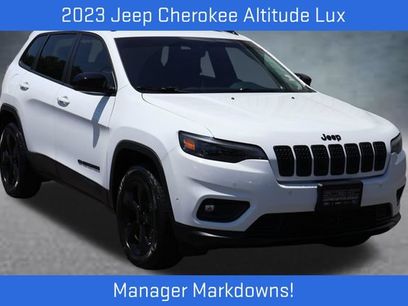 Used 2023 Jeep Cherokee Altitude Lux w/ Lux Elite Package
