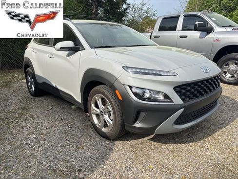 Used 2023 Hyundai Kona SEL w/ Convenience Package image 3