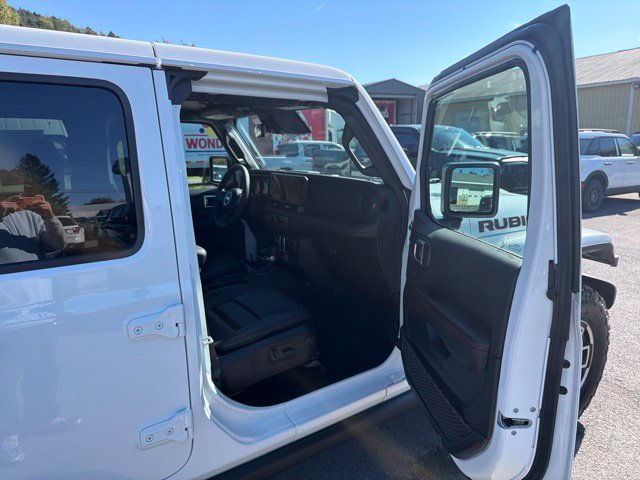 Used 2026 Jeep Wrangler Unlimited Rubicon w/ Safety Group AWD/4WD image 30