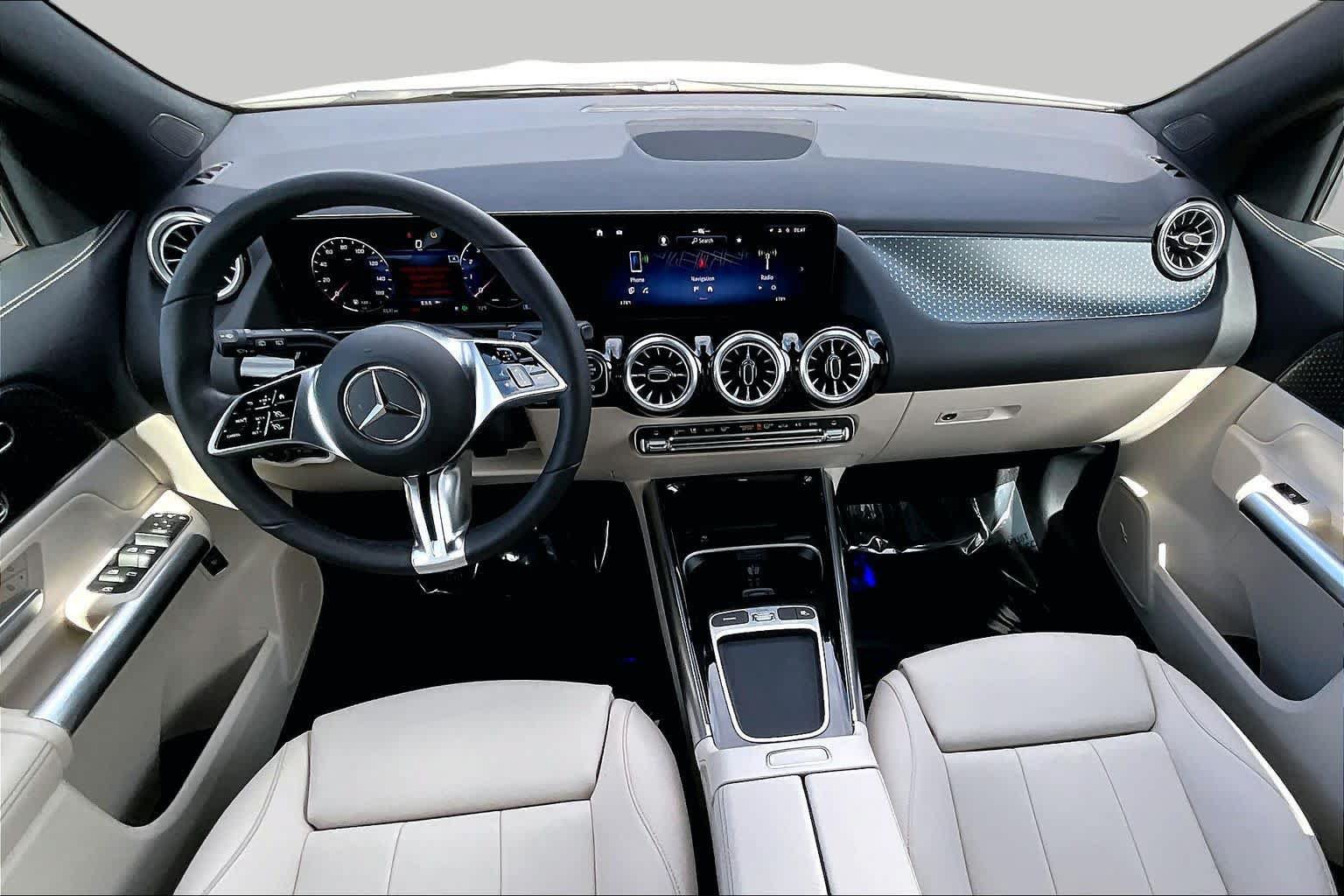 Used 2025 Mercedes-Benz GLA 250 4MATIC image 15