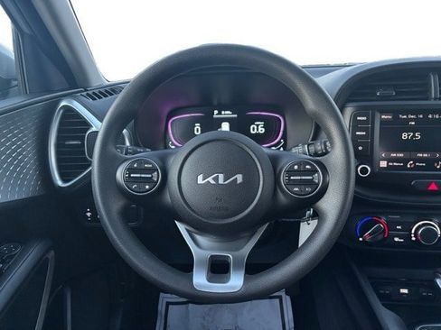 Certified 2023 Kia Soul LX w/ LX Technology Package image 15