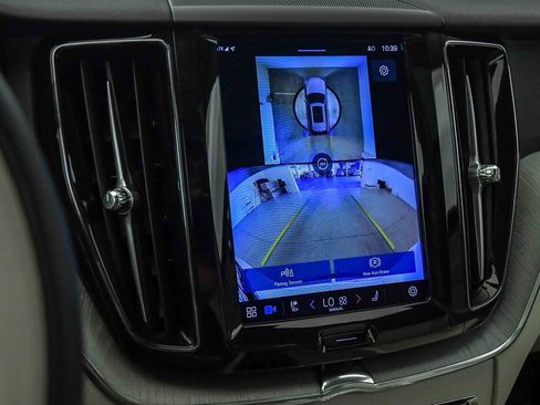 Certified 2025 Volvo XC60 T8 Plus w/ Protection Package Premier image 25