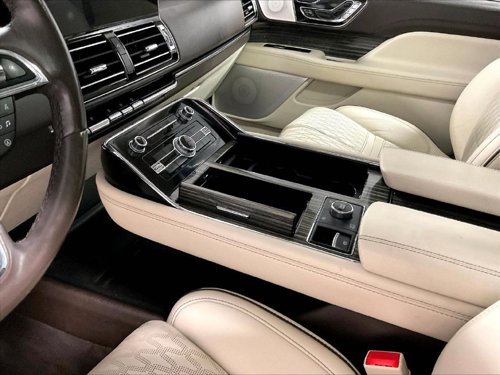 Used 2022 Lincoln Navigator L Black Label AWD/4WD image 21