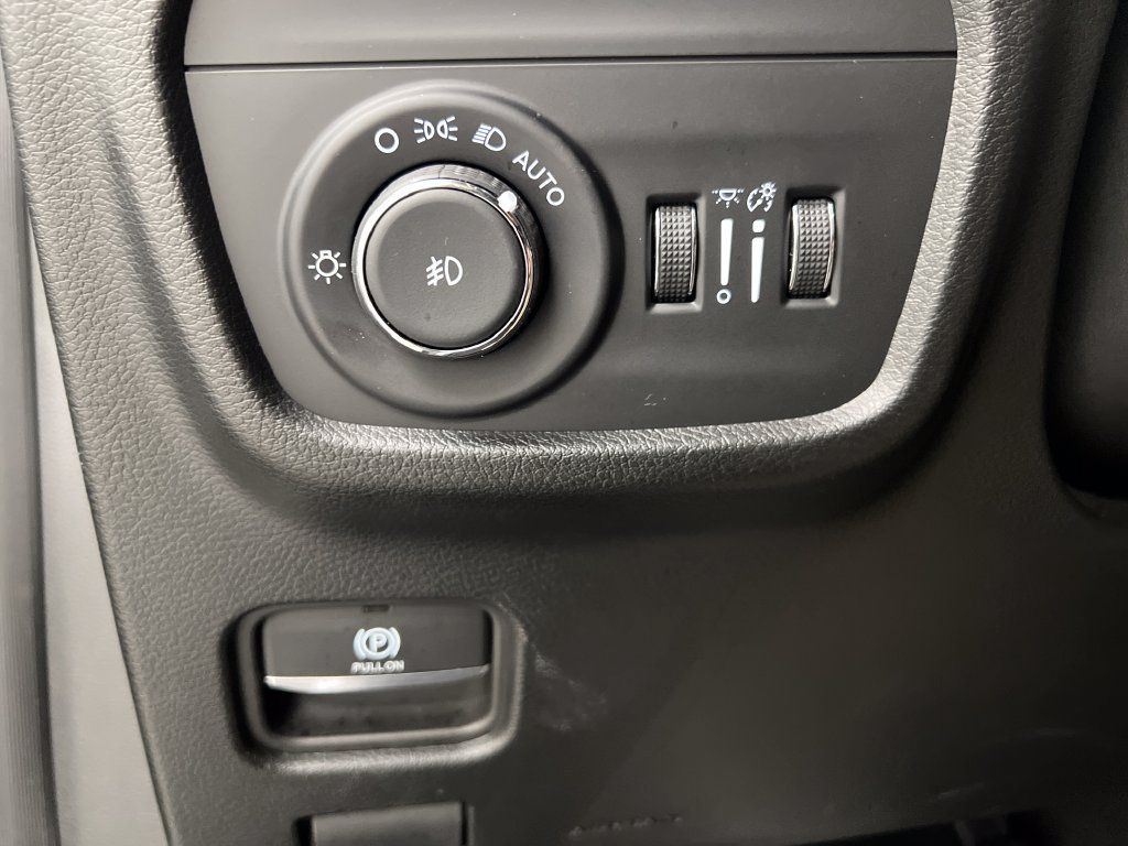 Used 2025 Jeep Grand Cherokee Summit w/ Obsidian Package AWD/4WD image 48
