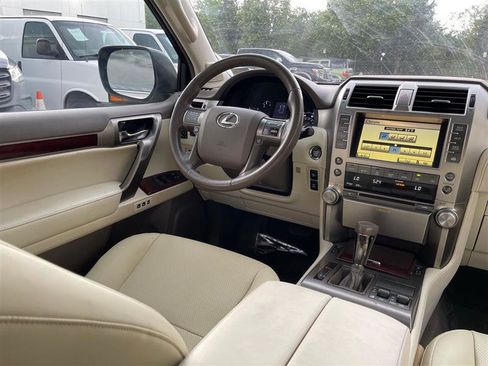Used 2011 Lexus GX 460 image 30