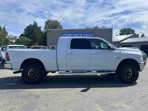 Used 2018 RAM 2500 SLT w/ Luxury Group image 5