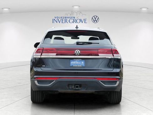 Certified 2025 Volkswagen Atlas Cross Sport SE FWD image 6