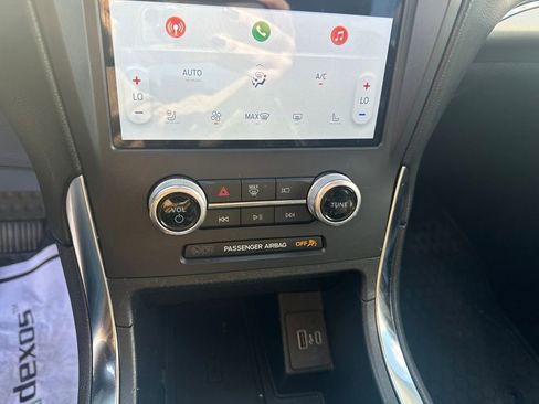 Used 2022 Ford Edge Titanium image 20