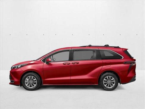 New 2026 Toyota Sienna LE FWD image 3
