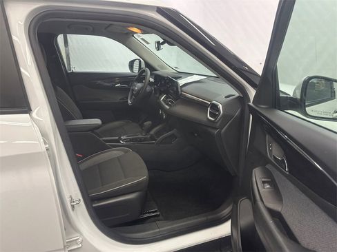 Used 2024 Chevrolet TrailBlazer LT image 14