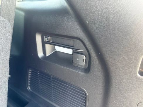 Certified 2021 Ford Explorer XLT RWD image 54