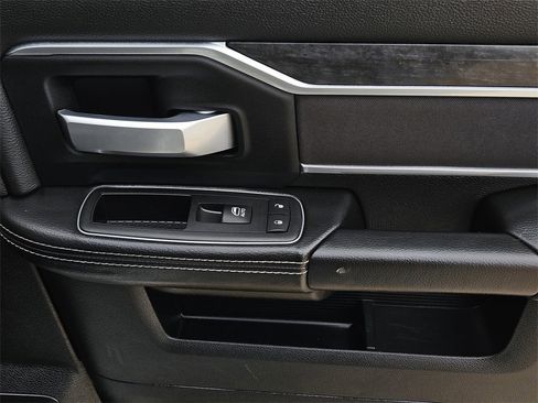 Used 2024 RAM 3500 Big Horn image 34