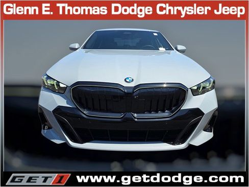 Used 2025 BMW 530i w/ M Sport Package RWD image 2