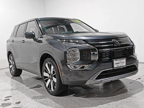 Used 2025 Mitsubishi Outlander SE AWD/4WD image 34