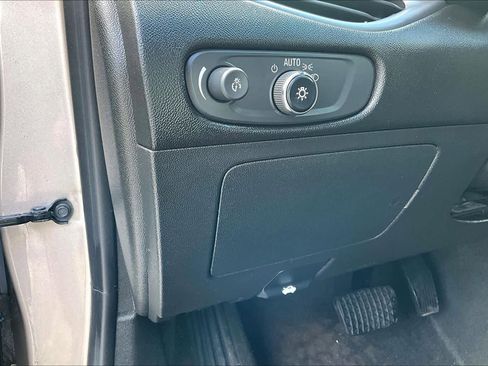 Used 2023 Chevrolet Malibu LT image 37