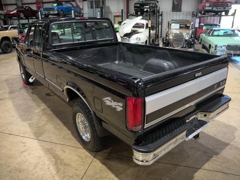 Used 1996 Ford F250 XLT image 16