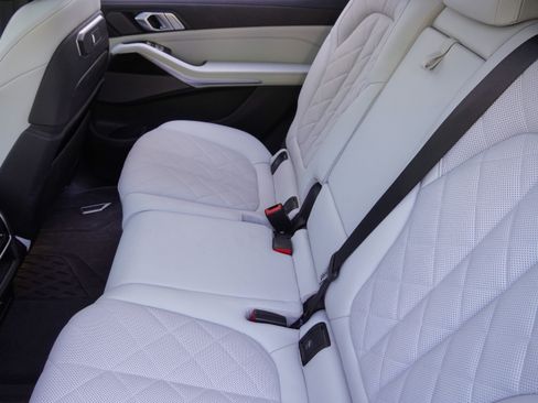 Used 2024 BMW X7 xDrive40i w/ Executive Package AWD/4WD image 37