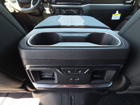 New 2026 Chevrolet Silverado 1500 High Country w/ Technology Package AWD/4WD image 33