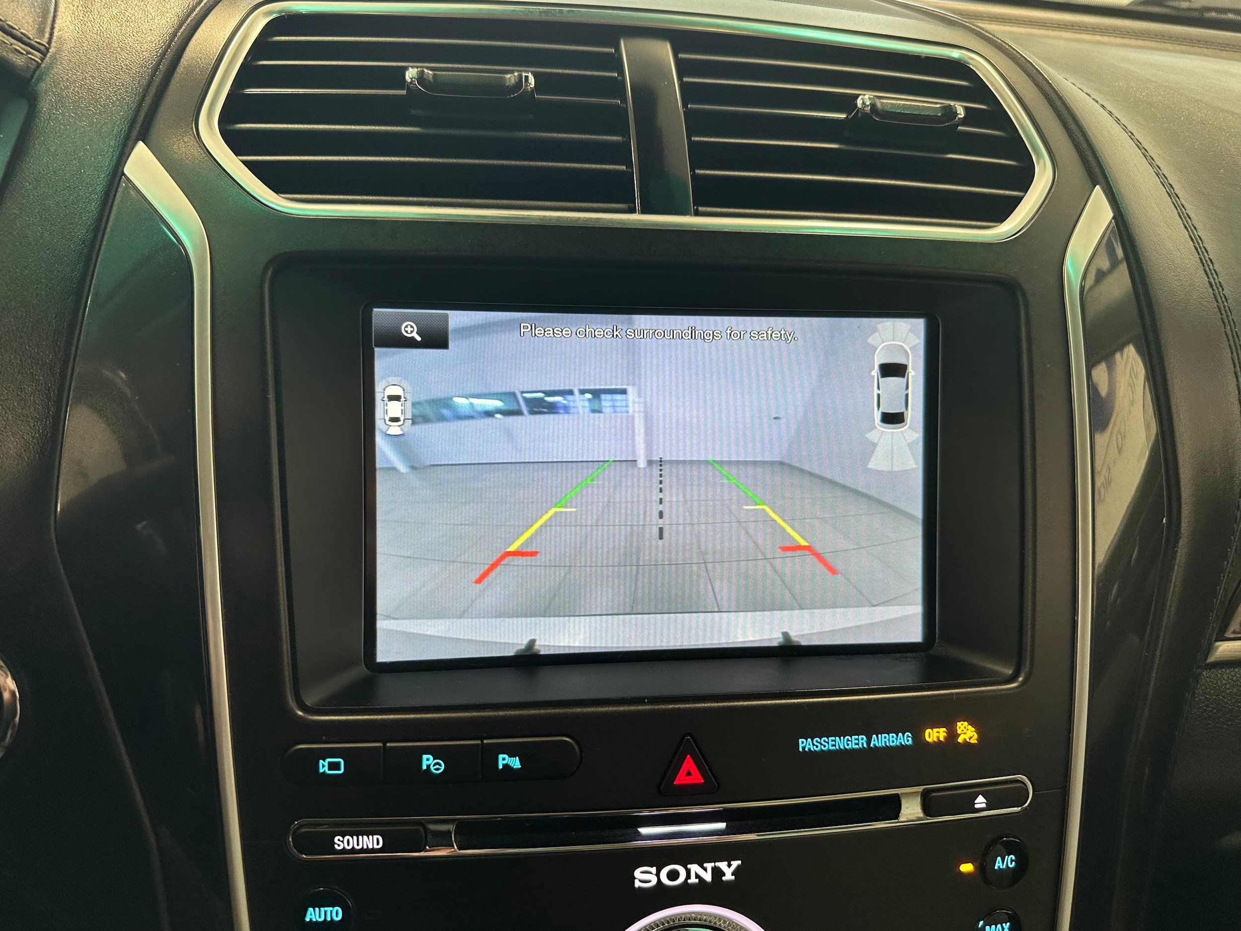 Used 2016 Ford Explorer Platinum AWD/4WD image 22