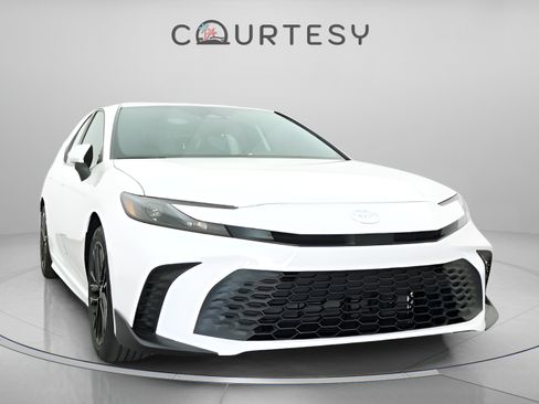 Certified 2026 Toyota Camry SE FWD image 17