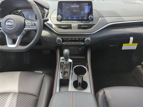 New 2025 Nissan Altima 2.5 SR image 17