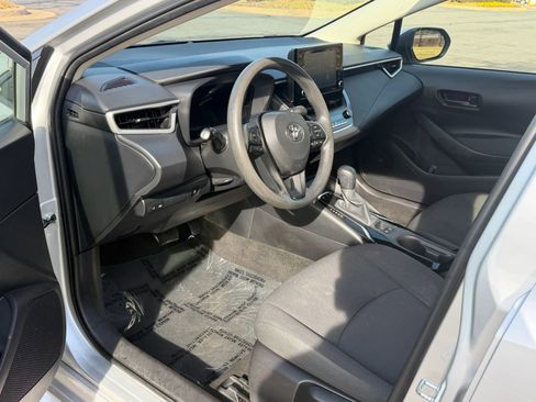 Used 2022 Toyota Corolla LE image 9