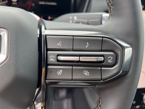 New 2026 GMC Terrain AT4 w/ Convenience Package III image 33