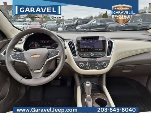 Used 2019 Chevrolet Malibu LT w/ Leather Package image 3