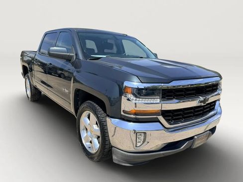 Used 2018 Chevrolet Silverado 1500 LT w/ Texas Edition RWD image 11