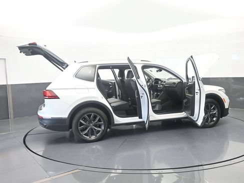 Used 2023 Volkswagen Tiguan SE FWD image 74