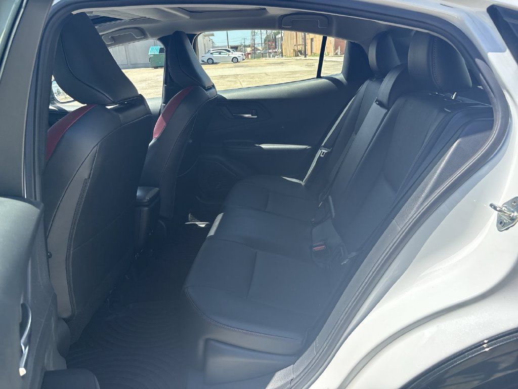 Used 2024 Toyota Prius Prime Premium w/ Advanced Technology Package FWD image 29