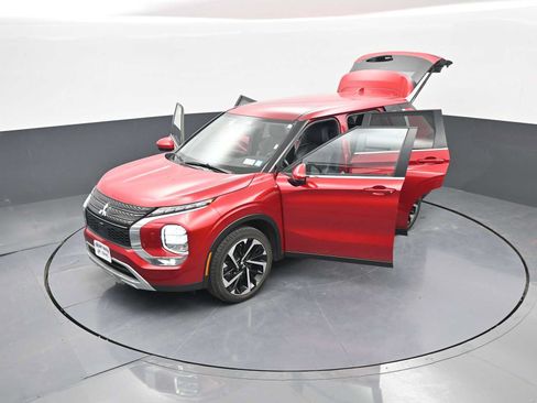 Used 2024 Mitsubishi Outlander SE AWD/4WD image 64