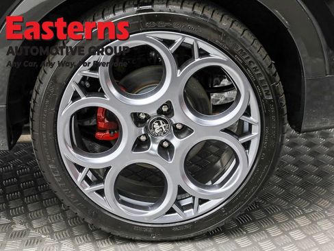 Used 2024 Alfa Romeo Tonale Veloce image 8