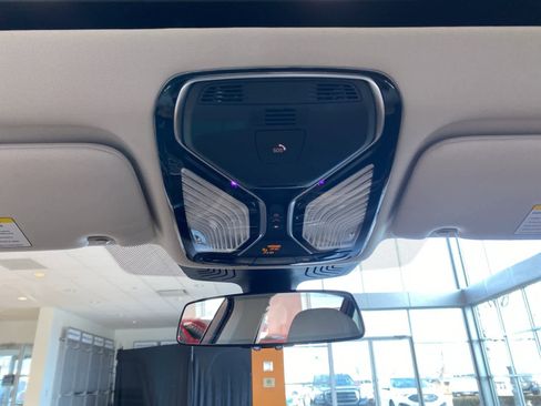 Used 2021 BMW ALPINA B7 xDrive image 13