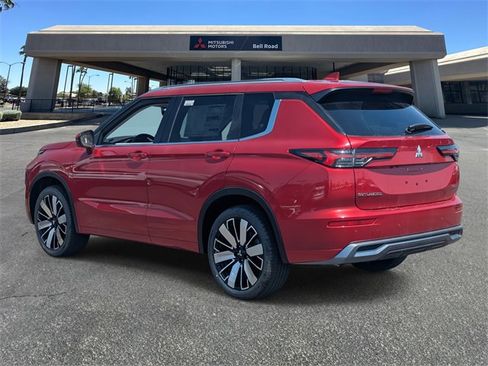 New 2025 Mitsubishi Outlander SEL image 2