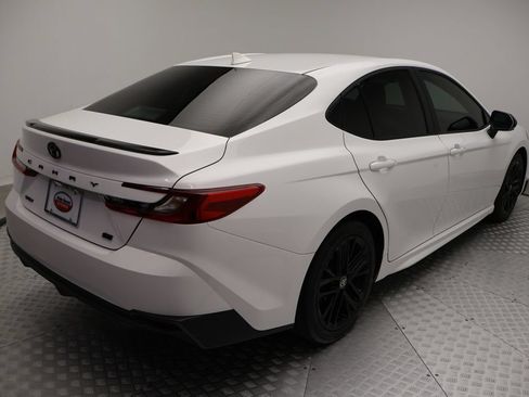 Used 2026 Toyota Camry SE w/ Convenience Package FWD image 8