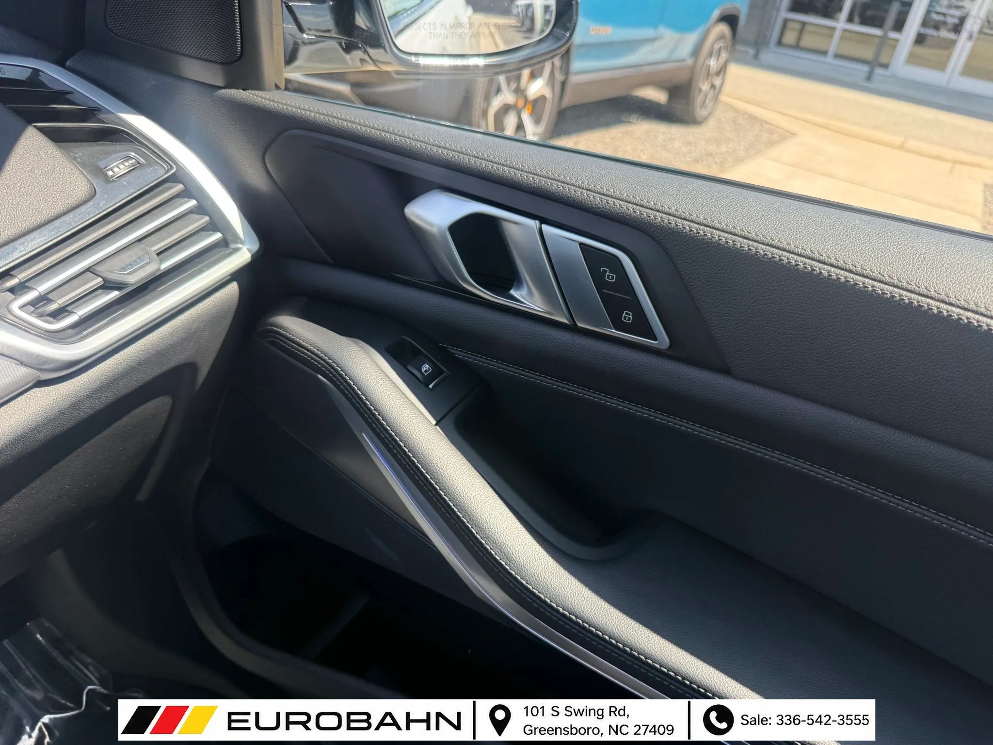 Used 2022 BMW X5 xDrive40i w/ M Sport Package AWD/4WD image 34